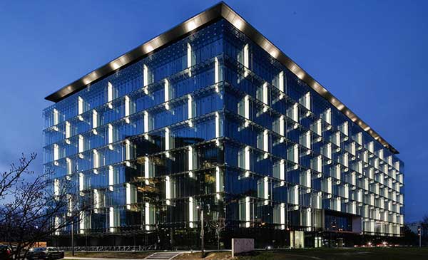 قیمت نورپردازی نمای ساختمان
